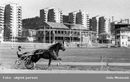 Årvoll, Bjerke, Refstadsvingen 1-7, Bjerke travbane, Håkon Holm, trav, hest, idrett 