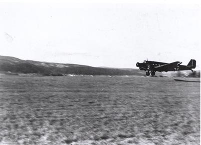 Tysk Junker "Ju- 52" tar av fra Linderudsletta 1940- 45.