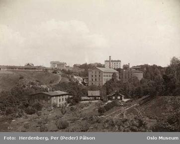 Johs.Petersens linvarefabrikk Bryn ca.1900 