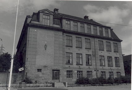 Løren skole 1988 bygning 1910